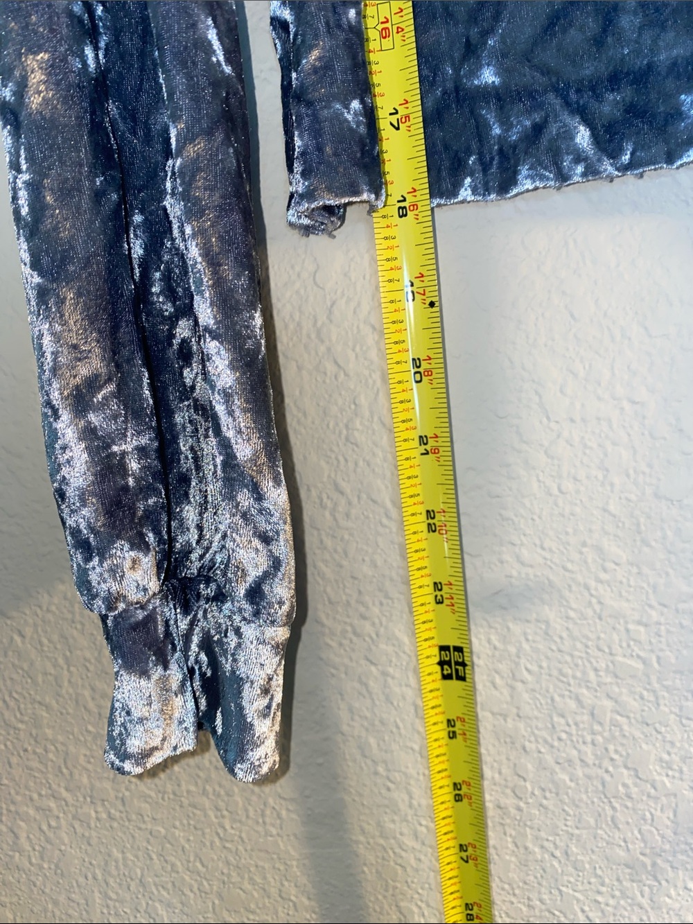 🐛Gray-Blue Crushed Velvet Cropped Pull-Over Hoodie! - Picture 5 of 6